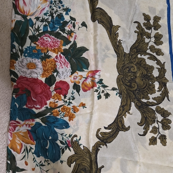 Floral Patterned Scarf - Picture 2 of 3